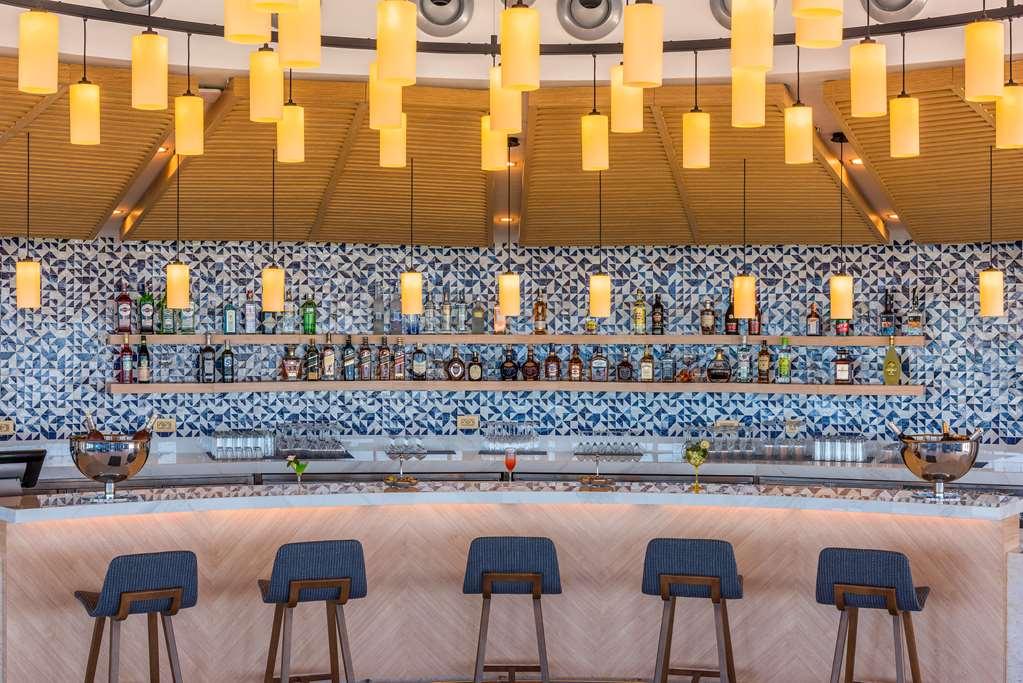 Hotel Barcelo Tanger Restaurant foto The bar at the lounge