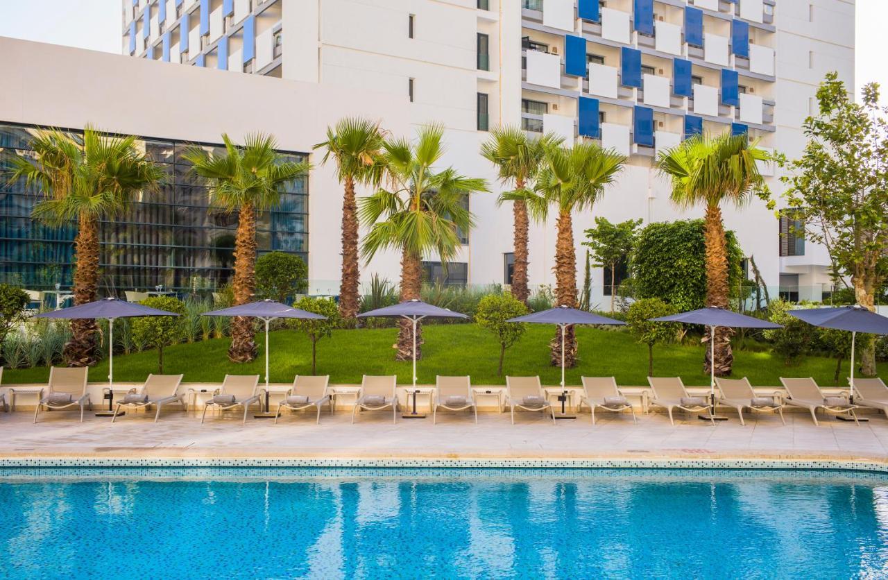 Hotel Barcelo Tanger Exterior foto The swimming pool at the hotel